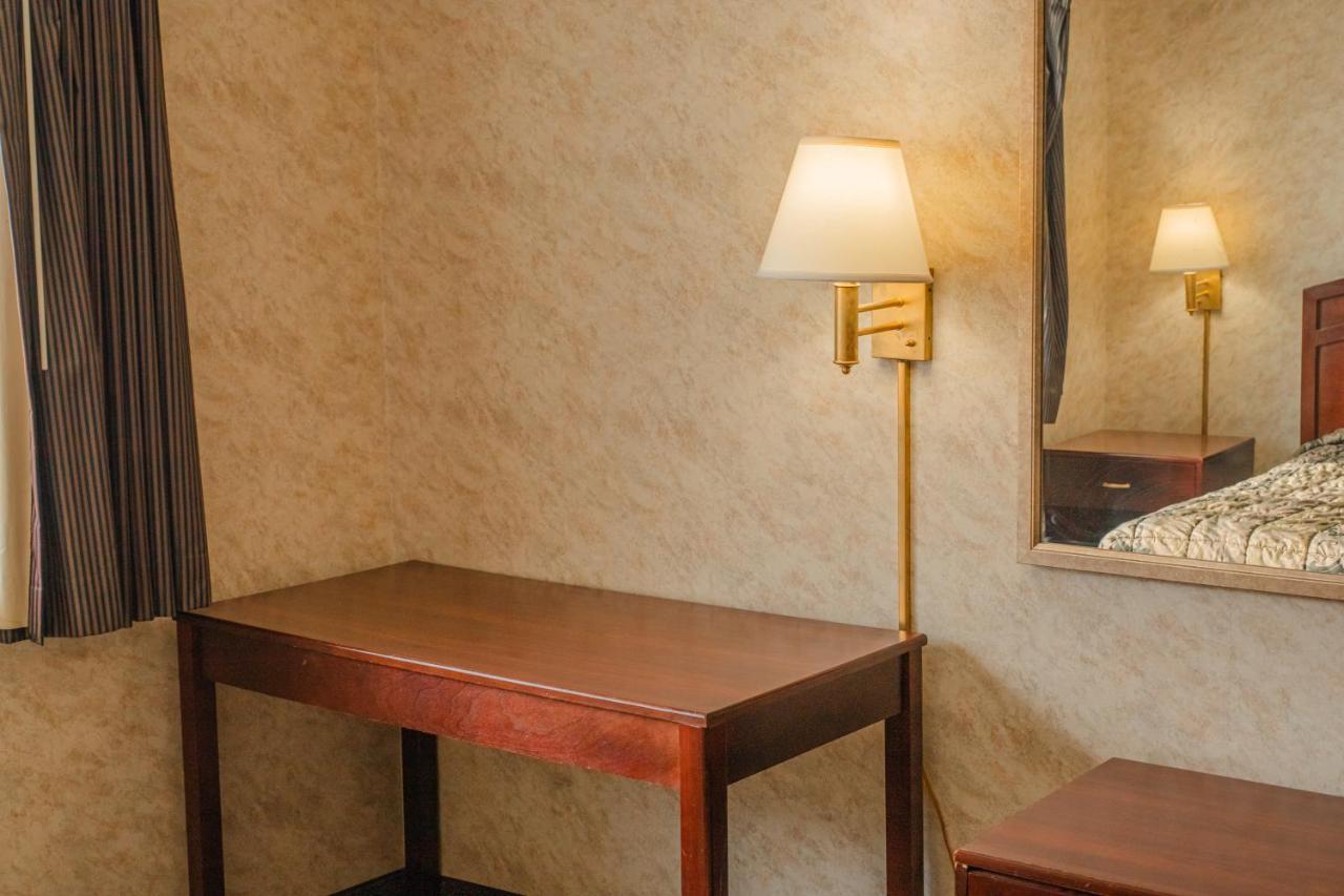 Colfax Inn Bagian luar foto