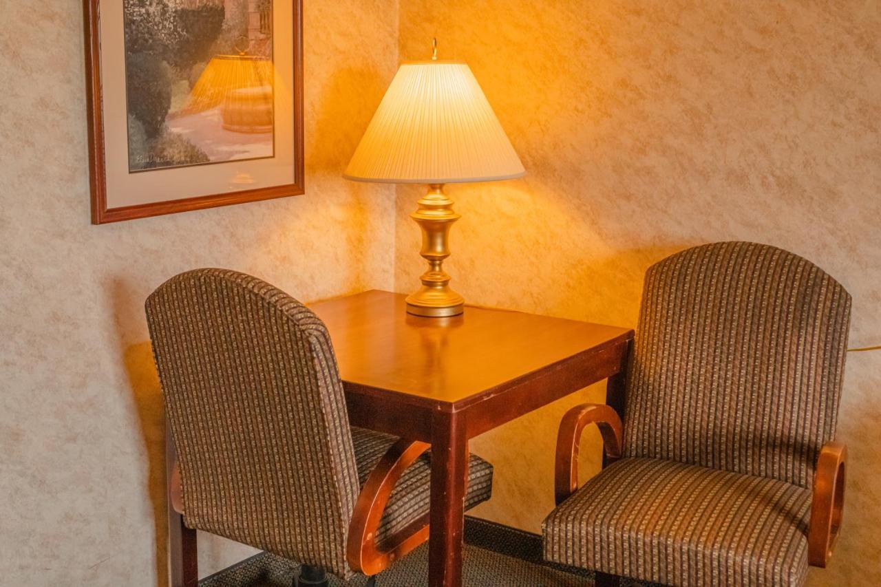 Colfax Inn Bagian luar foto