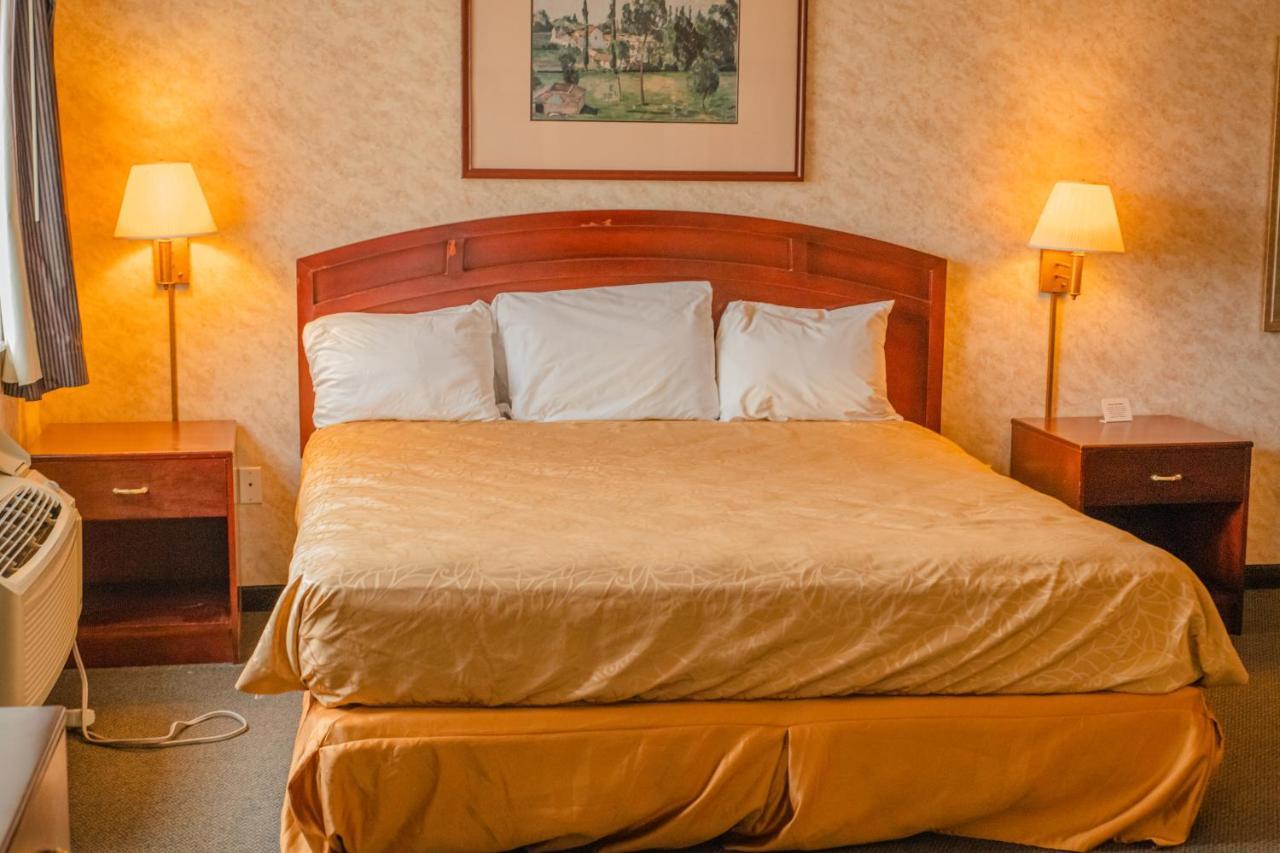 Colfax Inn Bagian luar foto