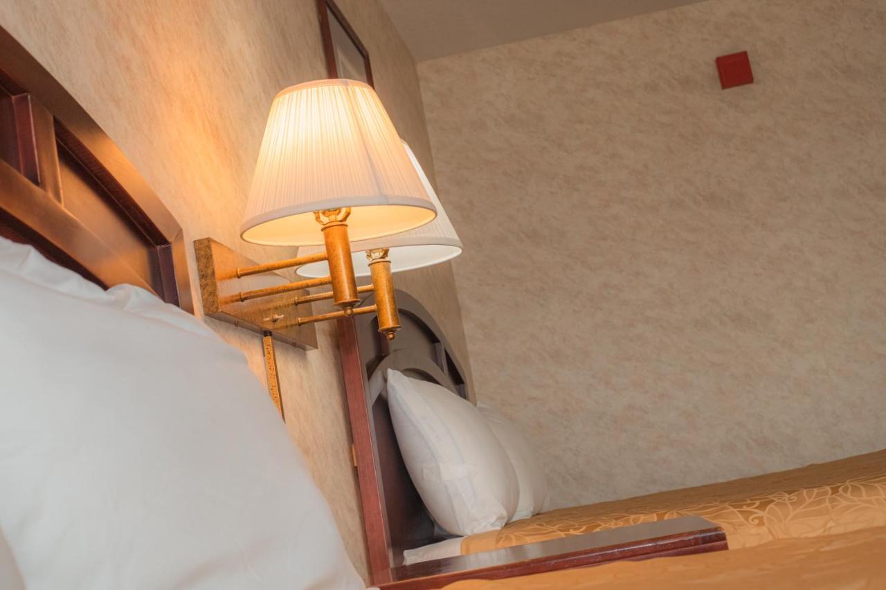 Colfax Inn Bagian luar foto