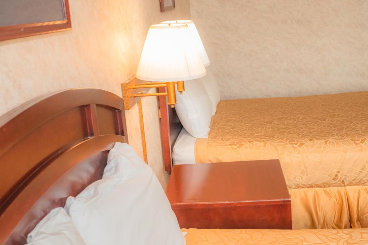 Colfax Inn Bagian luar foto