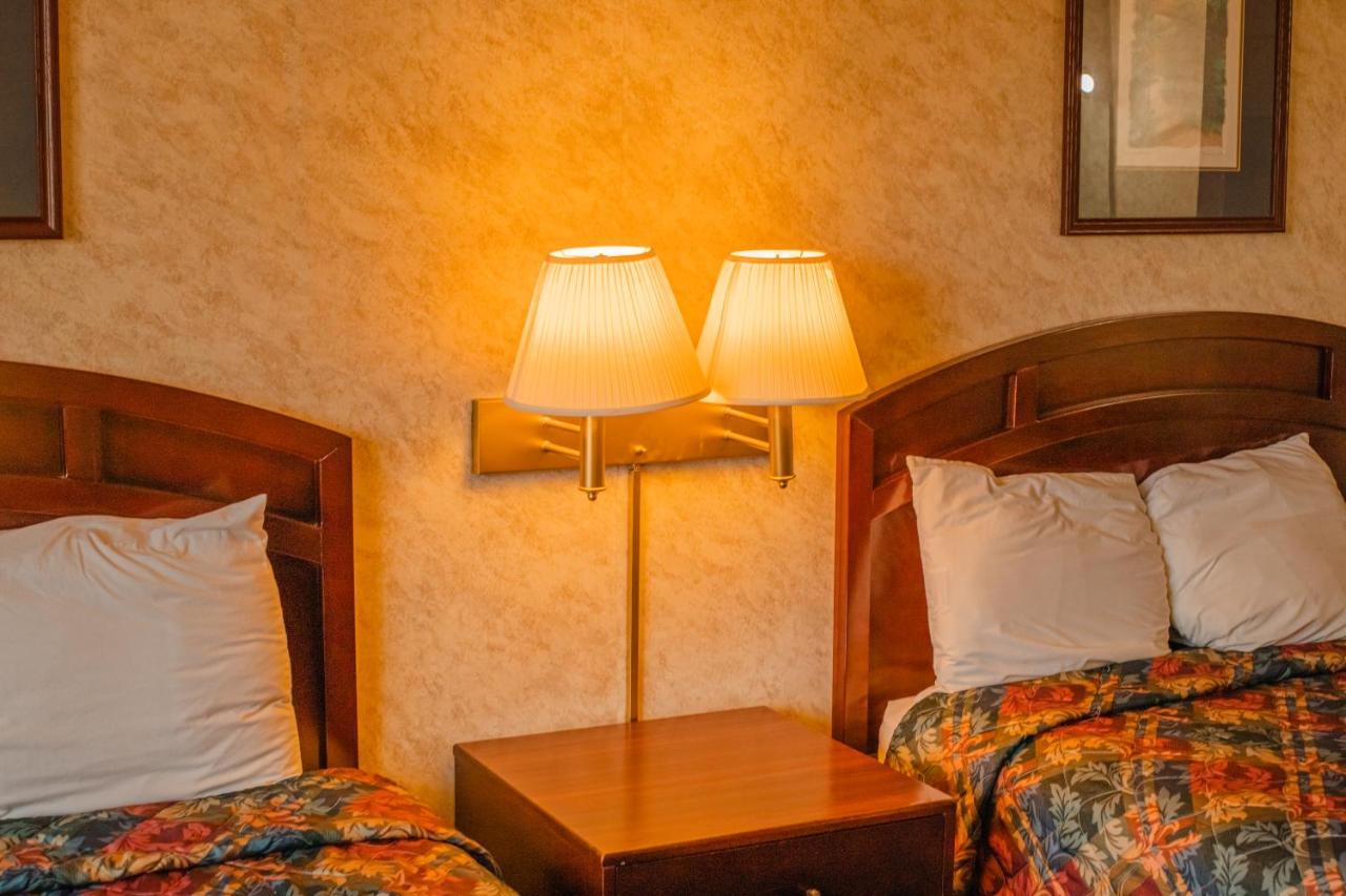 Colfax Inn Bagian luar foto